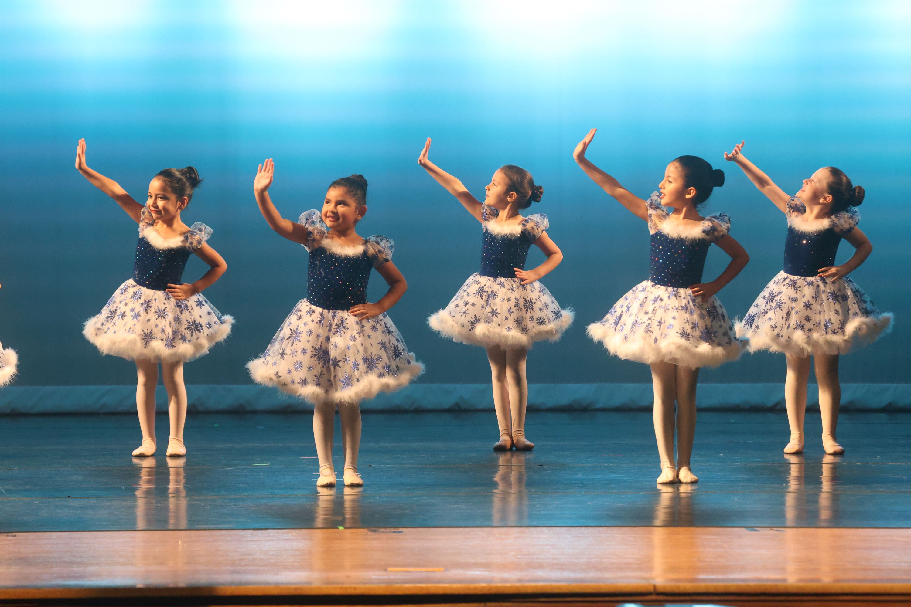 This 102-Year-Old Harlem Renaissance Chorus Dancer Seeing Herself Dance  Will Put A Pep In Your Two-Step, image size:3000x2000