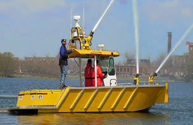 Fireboat 502 Phoenix.jpg